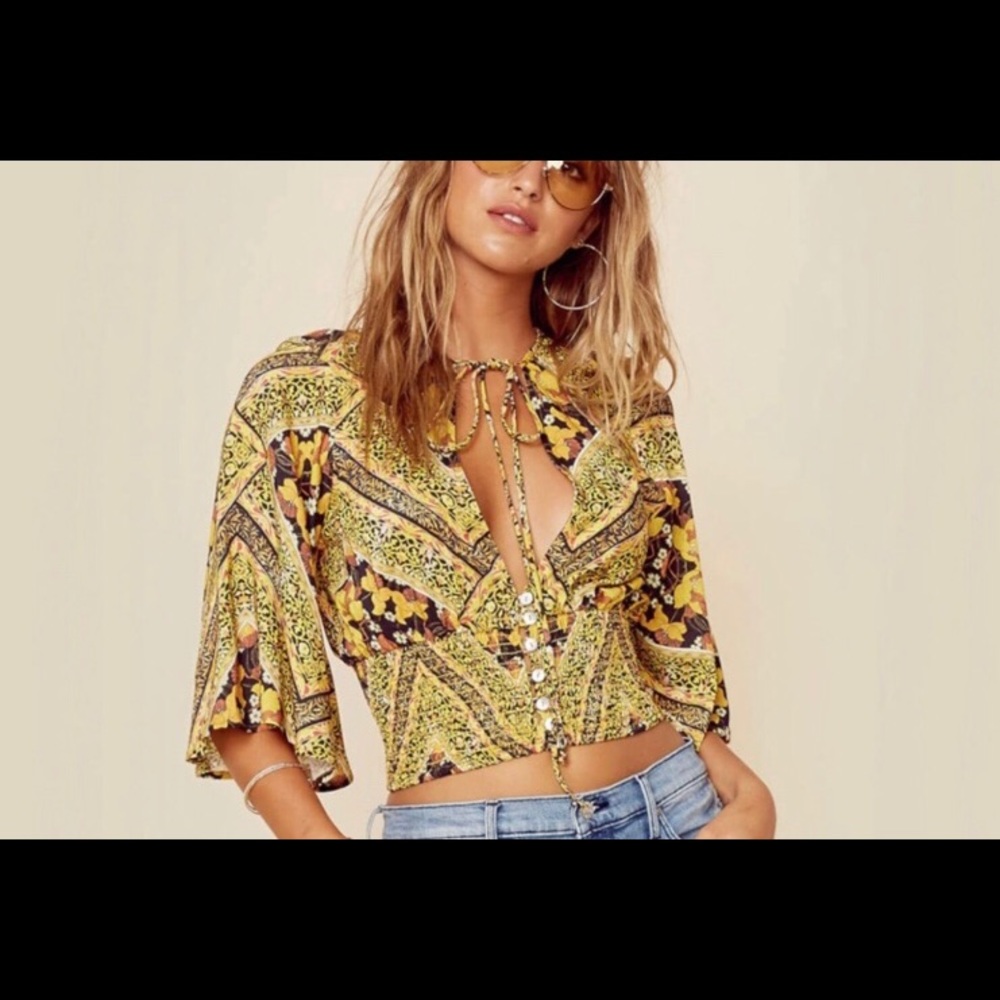 BLUE LIFE Cassie Top flutter sleeves smocked SMALL